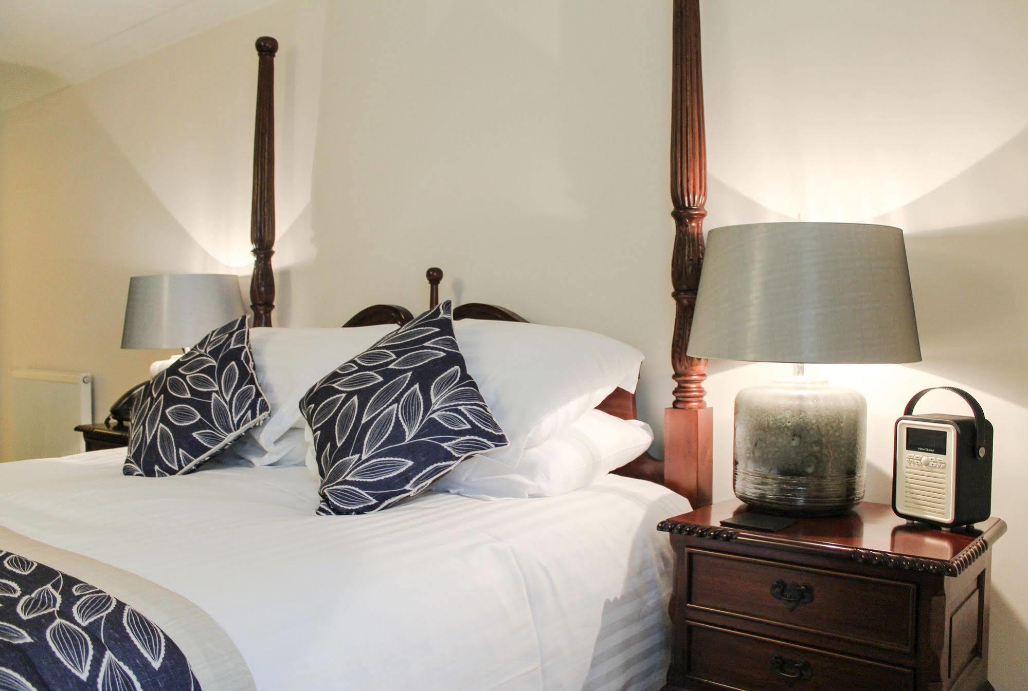 The Bishops Table Hotel Farnham  Exteriör bild
