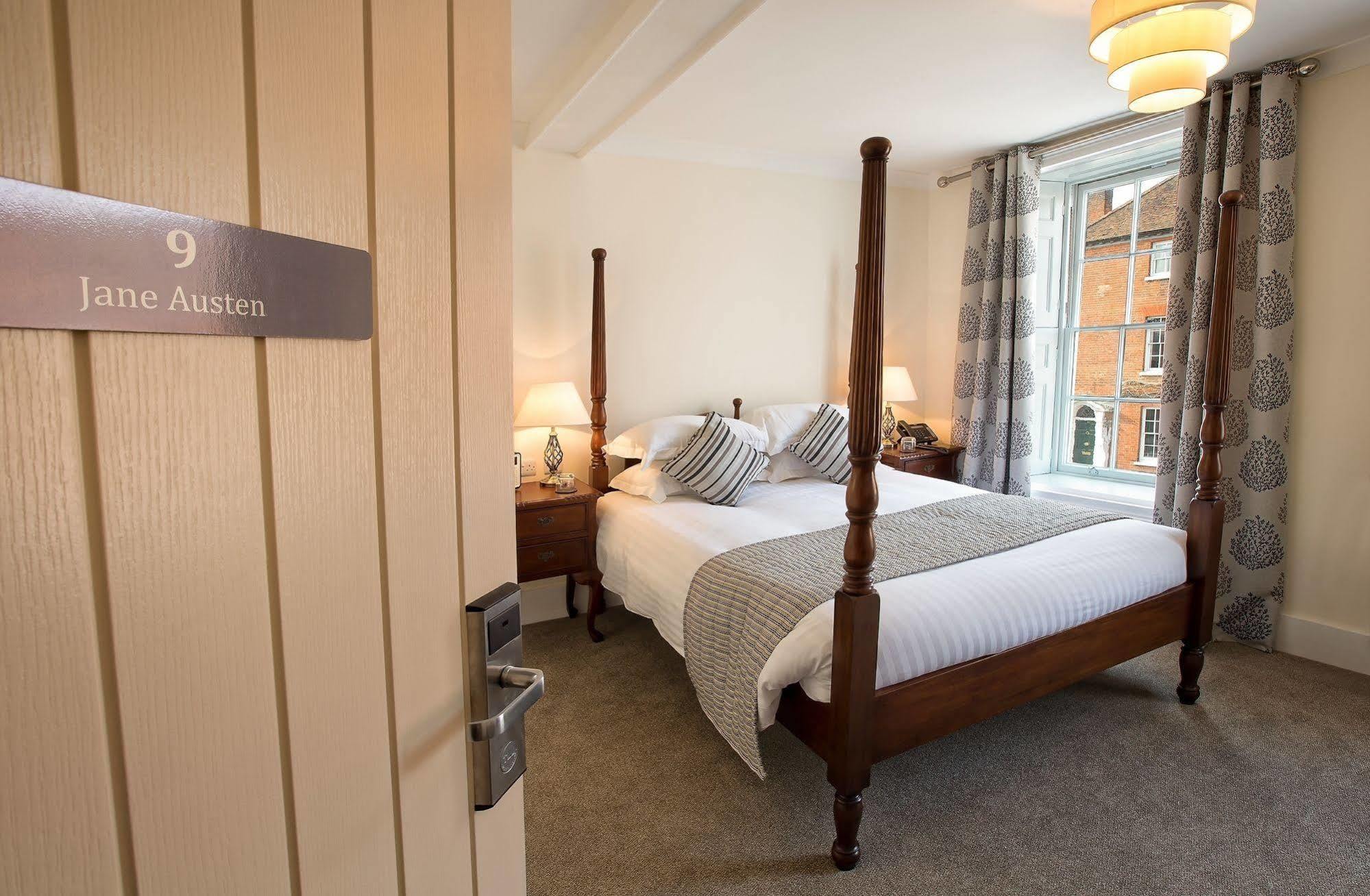 The Bishops Table Hotel Farnham  Exteriör bild