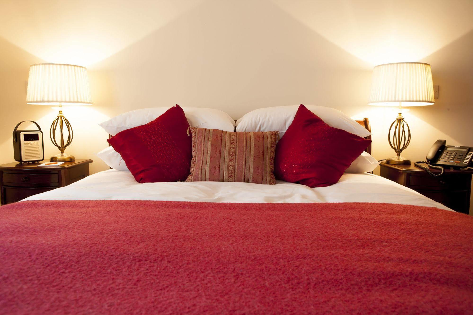 The Bishops Table Hotel Farnham  Exteriör bild